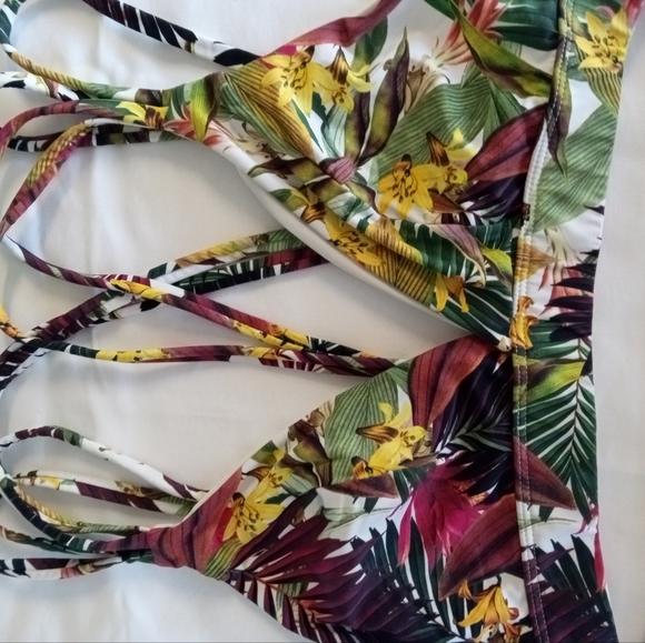 Swim wear - Picture 8 of 9